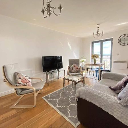 Beach Front Apt With Stunning Sea View Swansea Kültér fotó