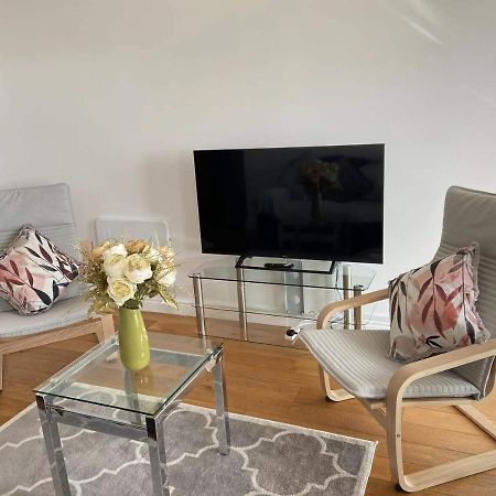 Beach Front Apt With Stunning Sea View Swansea Kültér fotó