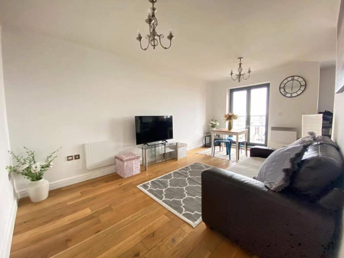 Beach Front Apt With Stunning Sea View Swansea Kültér fotó