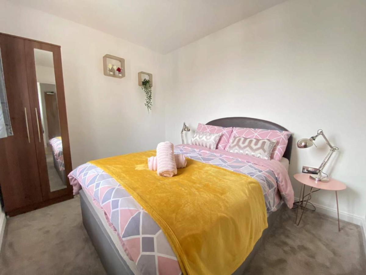 Beach Front Apt With Stunning Sea View Swansea Kültér fotó