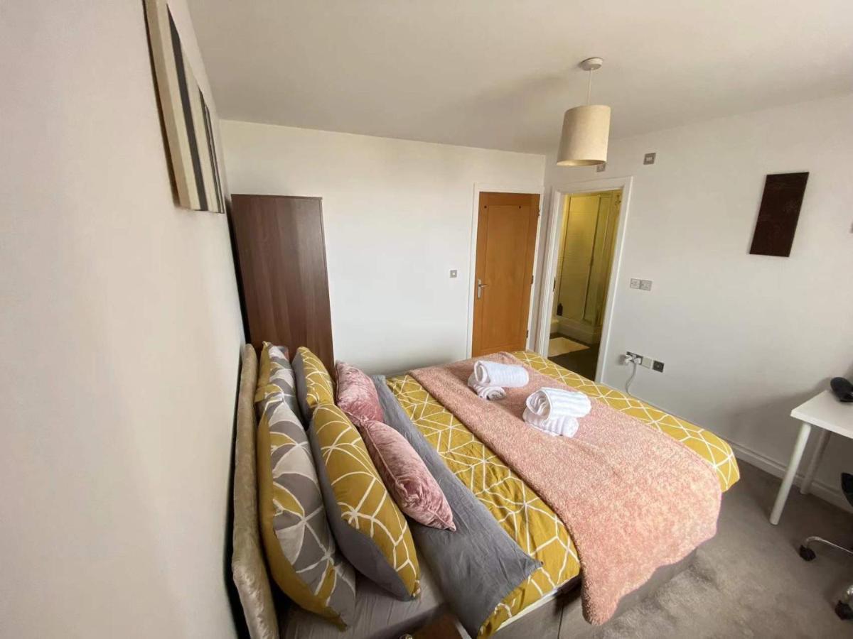 Beach Front Apt With Stunning Sea View Swansea Kültér fotó