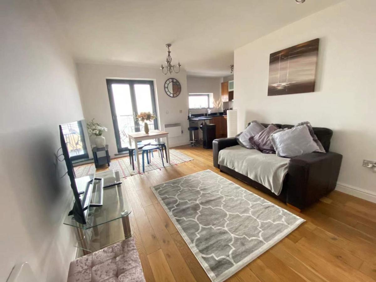 Beach Front Apt With Stunning Sea View Swansea Kültér fotó