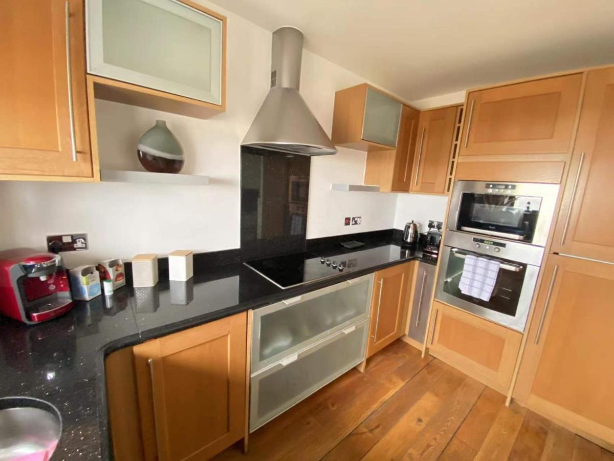 Beach Front Apt With Stunning Sea View Swansea Kültér fotó
