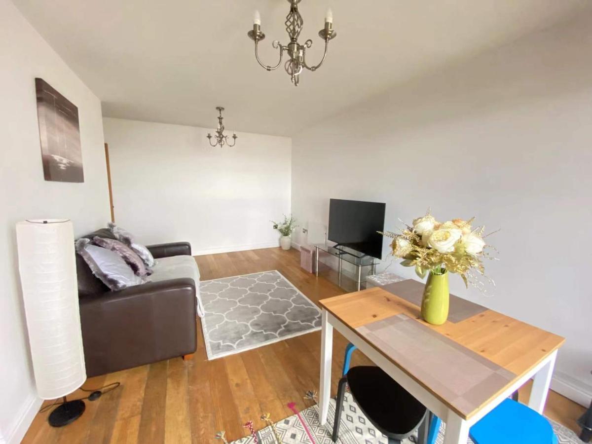 Beach Front Apt With Stunning Sea View Swansea Kültér fotó