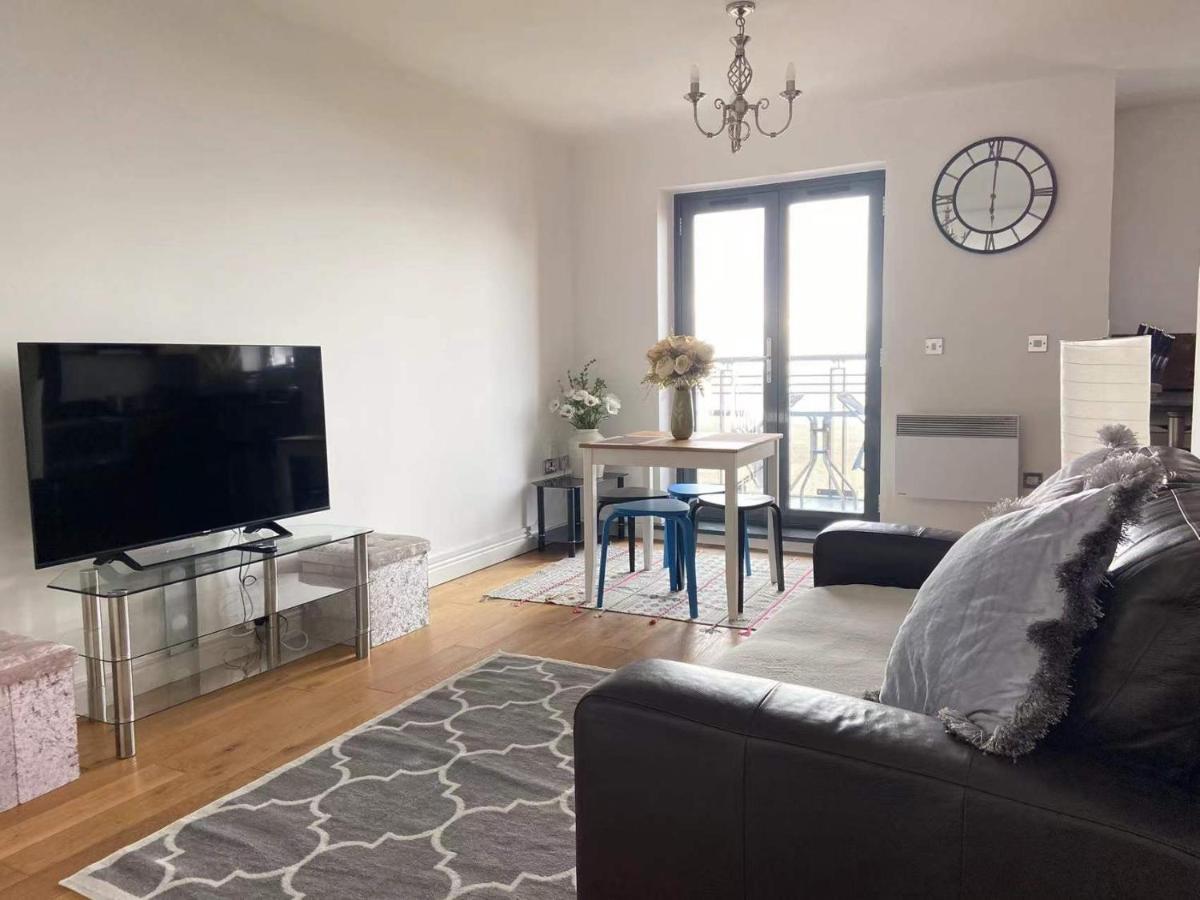 Beach Front Apt With Stunning Sea View Swansea Kültér fotó