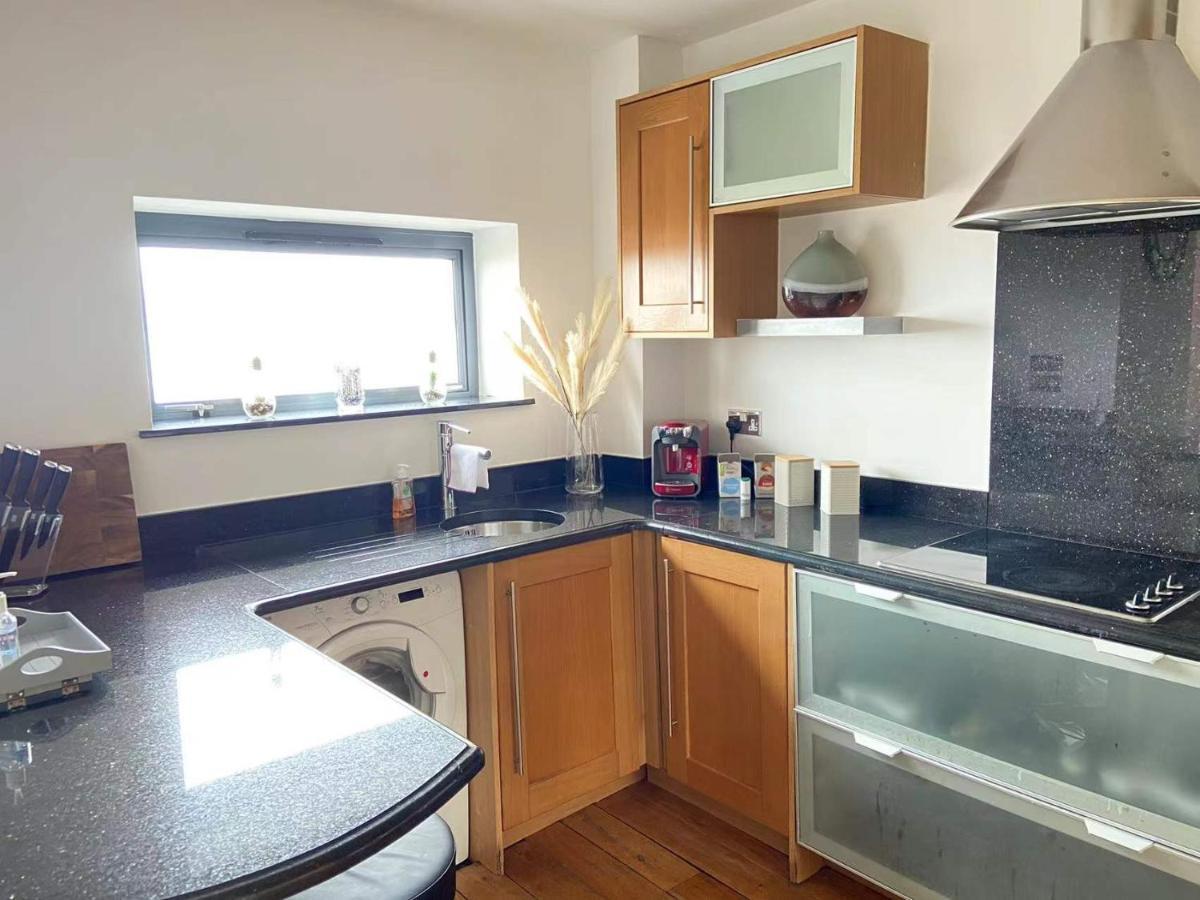 Beach Front Apt With Stunning Sea View Swansea Kültér fotó