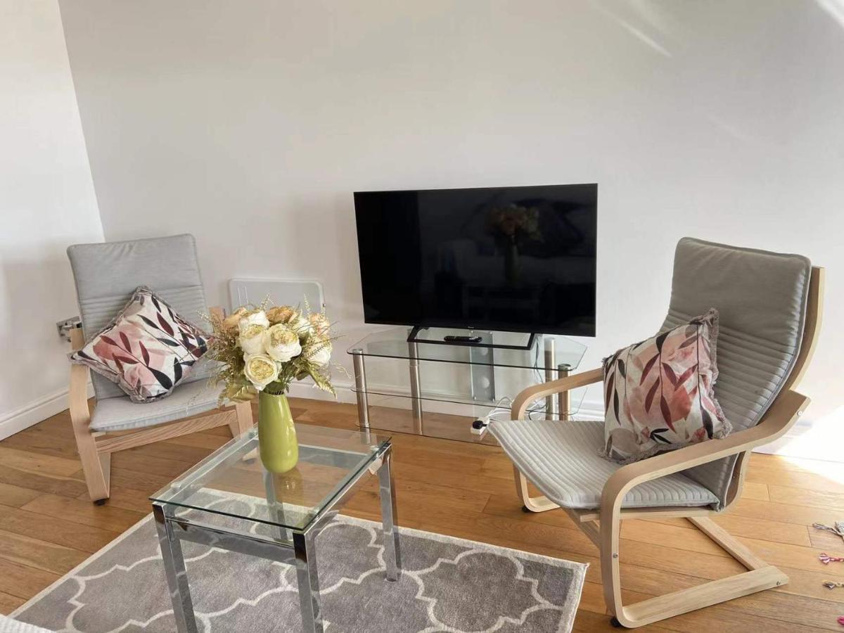 Beach Front Apt With Stunning Sea View Swansea Kültér fotó